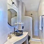 Nif With Private Swimming Pool