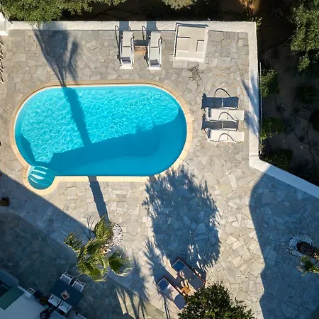 Nif With Private Swimming Pool *